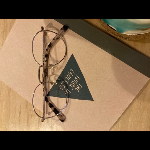 gold rim round glasses - Picture 2 of 5